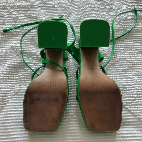 Green Square Toe Platform Sandals - Picture 2 of 7